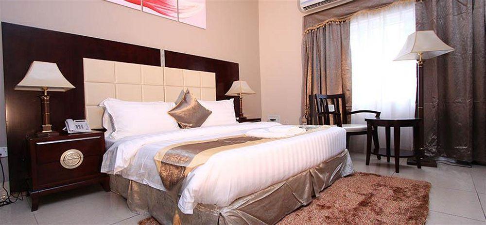 Grandbee Suites Ikeja Zewnętrze zdjęcie