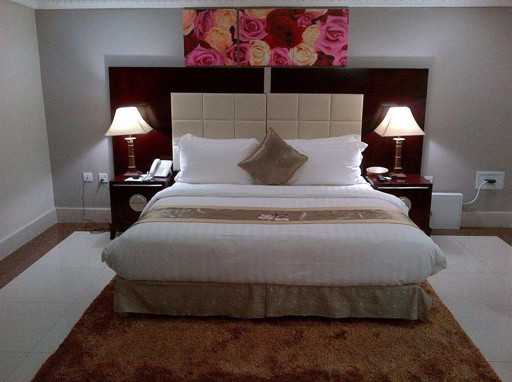 Grandbee Suites Ikeja Zewnętrze zdjęcie