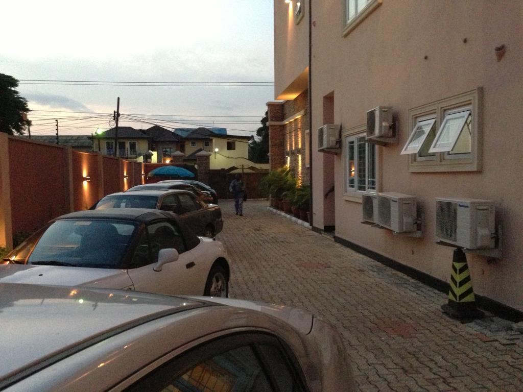 Grandbee Suites Ikeja Zewnętrze zdjęcie