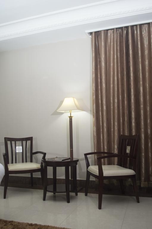 Grandbee Suites Ikeja Zewnętrze zdjęcie
