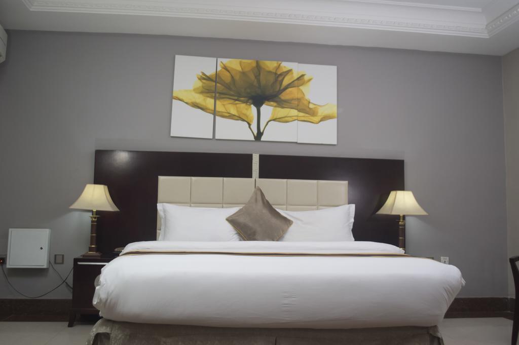 Grandbee Suites Ikeja Zewnętrze zdjęcie