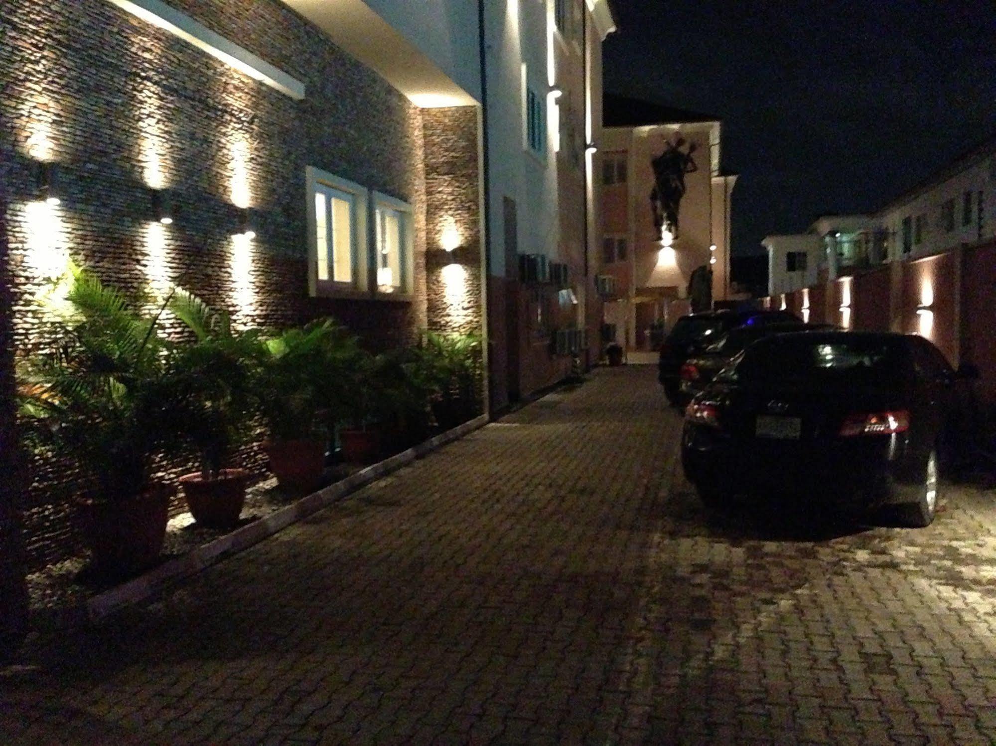 Grandbee Suites Ikeja Zewnętrze zdjęcie