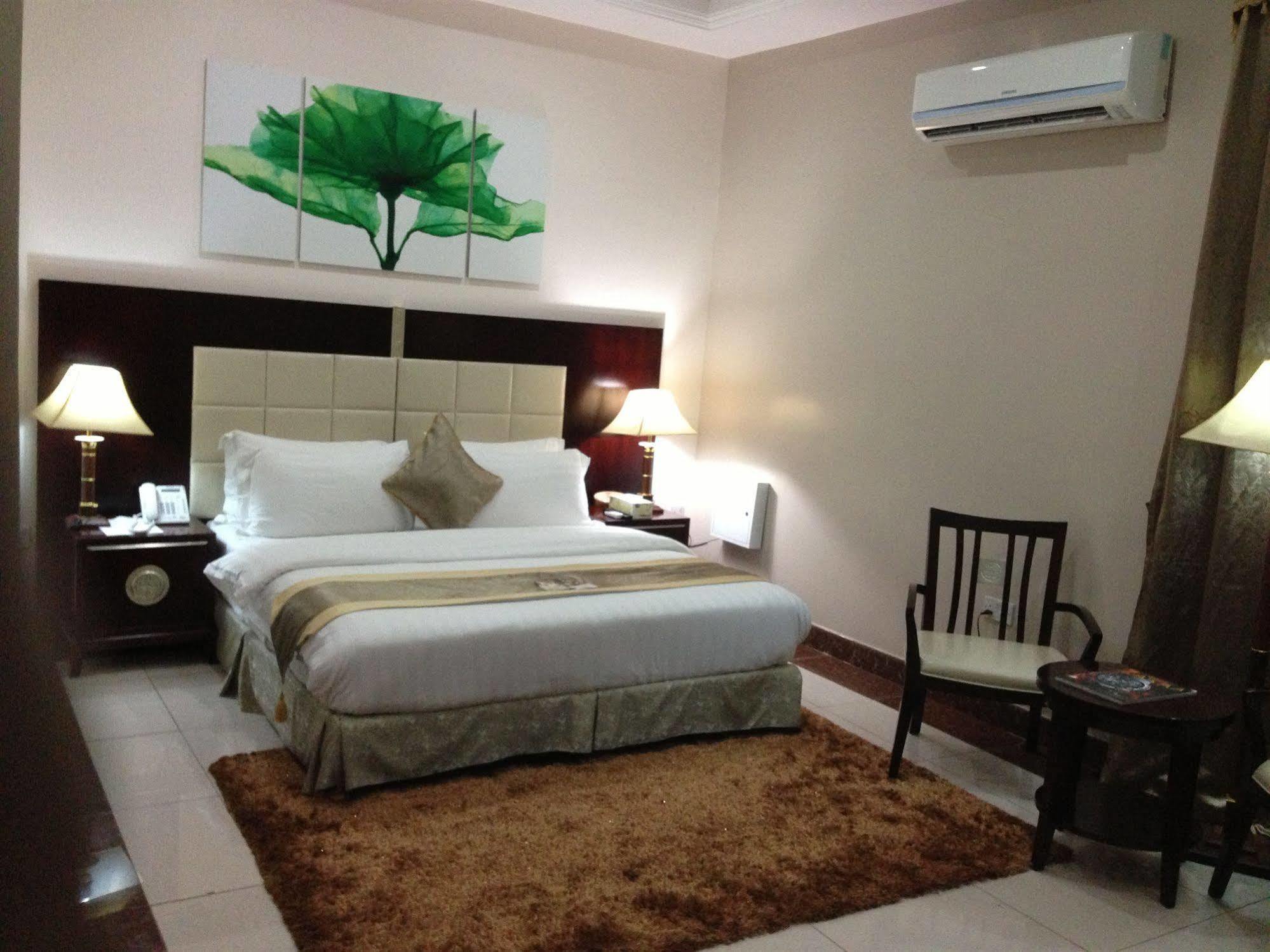 Grandbee Suites Ikeja Zewnętrze zdjęcie