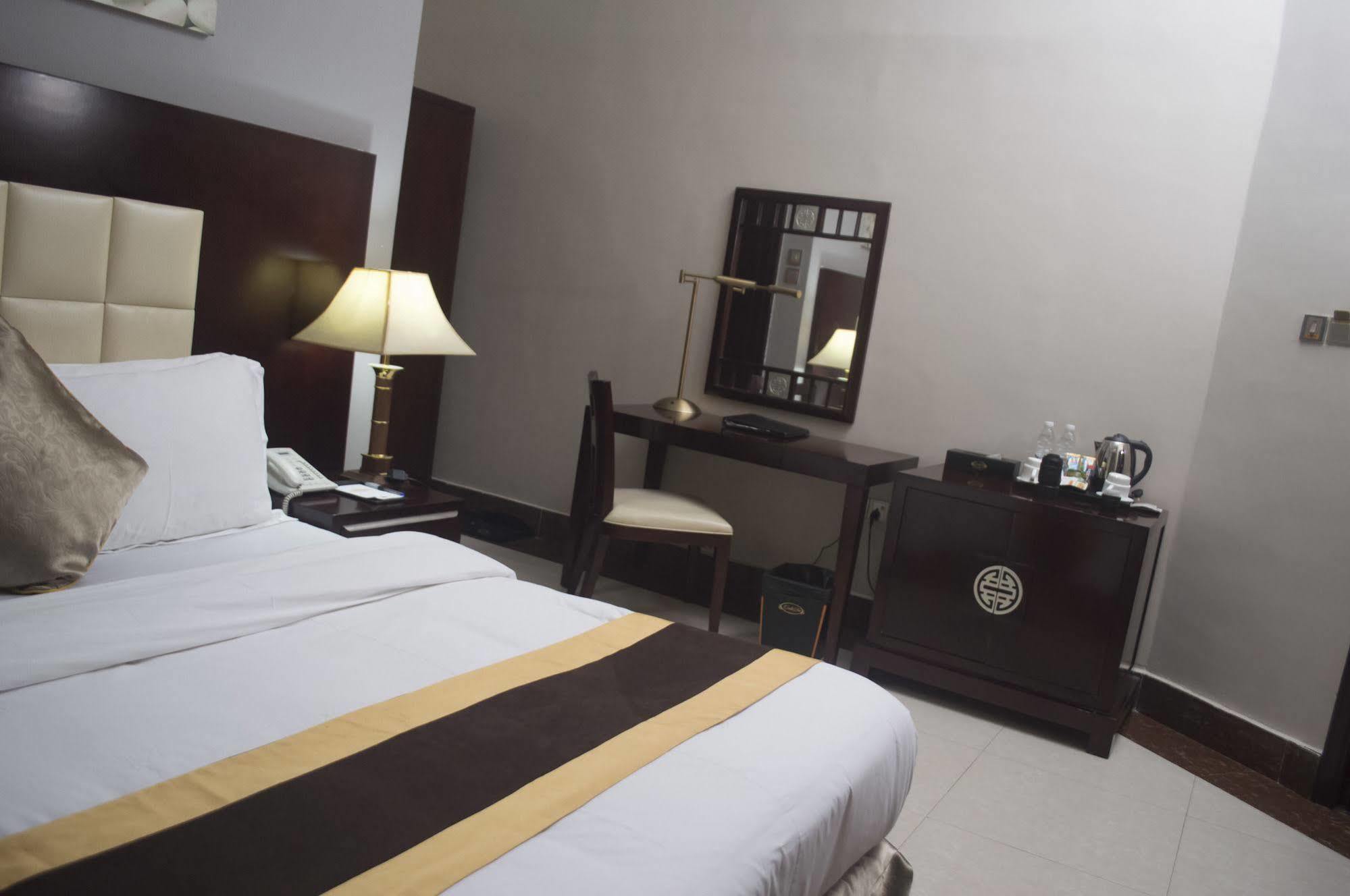 Grandbee Suites Ikeja Zewnętrze zdjęcie